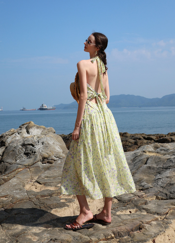 Woman Green Floral Ribbon Halter Neck Flare Dress CDR101