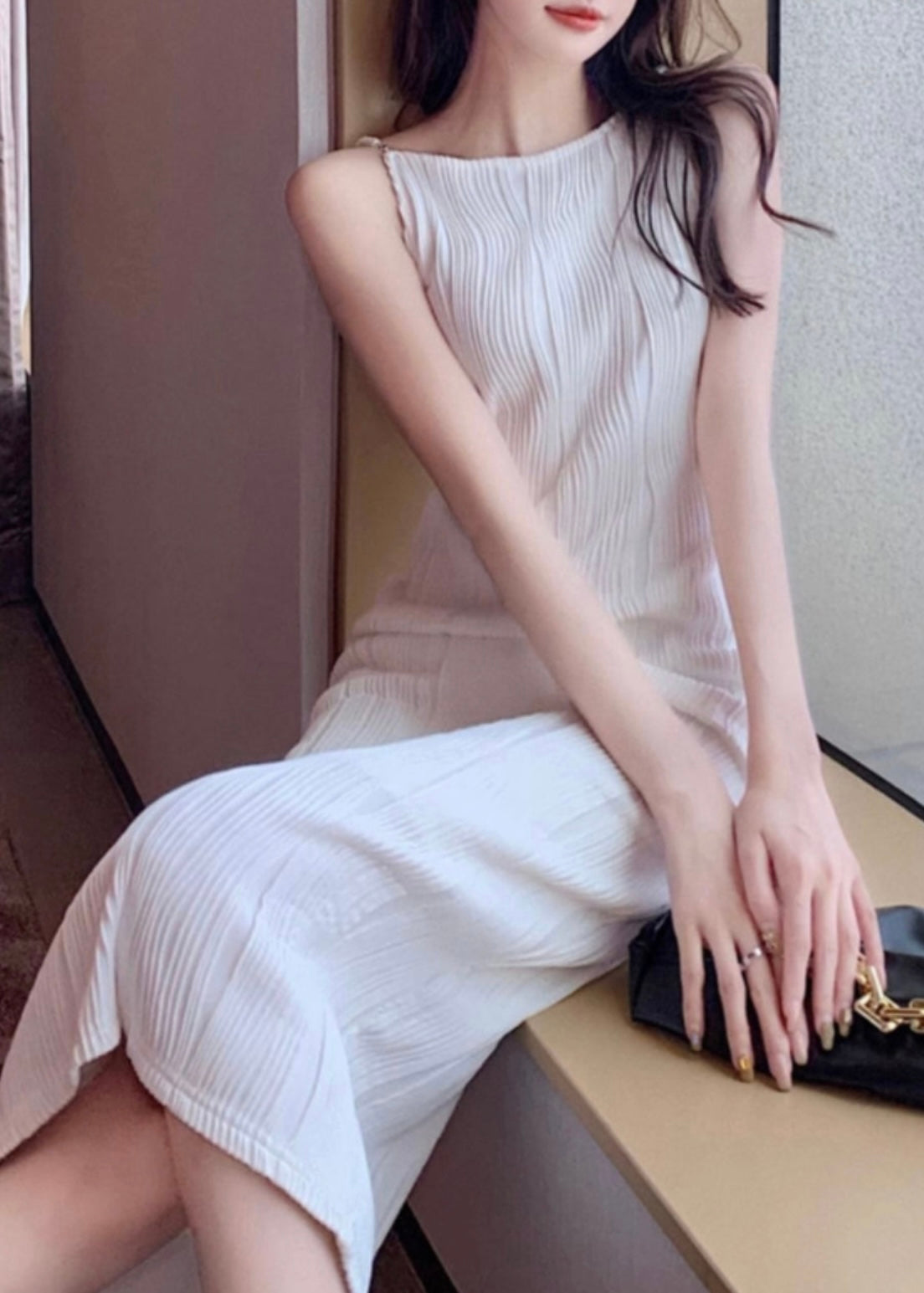 Woman Pearl Shoulder Medium Tight Dress CDR024